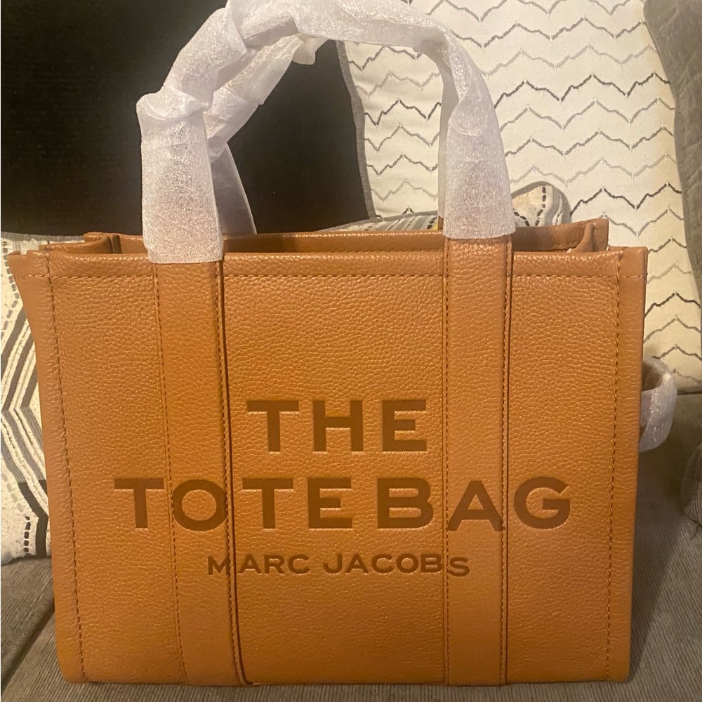 Brand New Authenic Marc Jacobs Medium Tote
